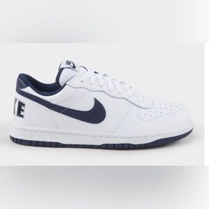 Nike Low-Top Sneakers - White with Navy Accents